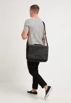 Strellson RICHMOND - Umhängetasche - Black