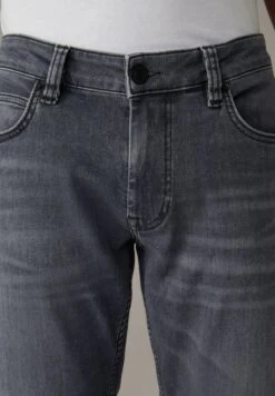 Strellson ROBIN - Jeans Straight Leg - Medium Grau 9 Strellson ROBIN - Jeans Straight Leg - Medium Grau -Strellson 710a5295f14d4de2a5d41f007ccd01c0