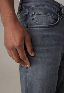 Strellson ROBIN - Jeans Straight Leg - Medium Grau 10 Strellson ROBIN - Jeans Straight Leg - Medium Grau -Strellson ab6d1735e79c4c3295650db34aeb1ba5