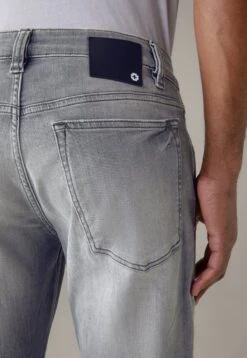 Strellson ROBIN - Jeans Slim Fit - Medium Grau 10 Strellson ROBIN - Jeans Slim Fit - Medium Grau -Strellson e9f724ecdf3745cb9fc5524987708a31
